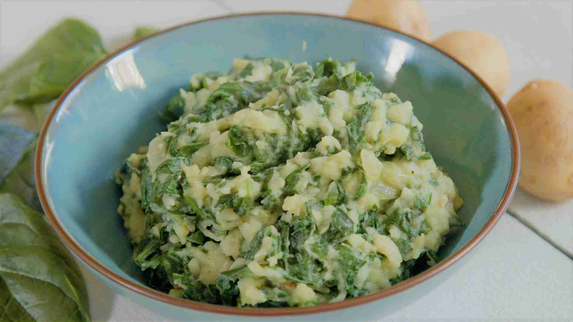 Lentestamppot met spinazie prei wortel en smeltende kaas