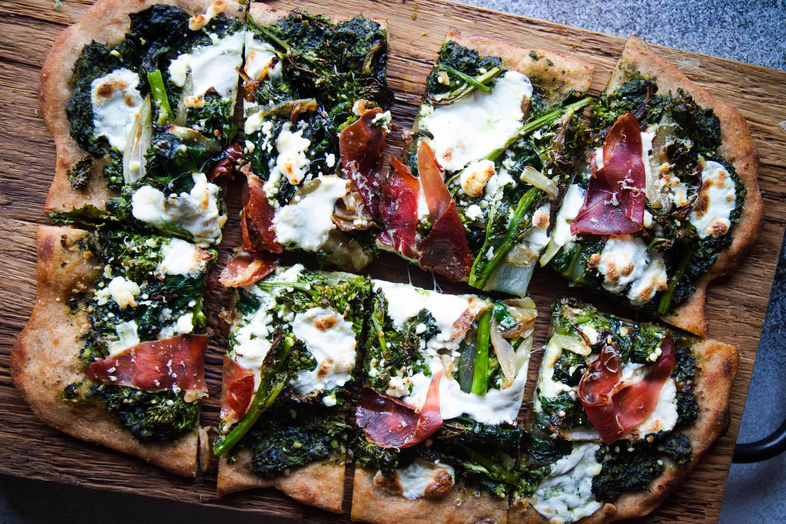 Vegetarische Pizza met Veel Wintergroenten