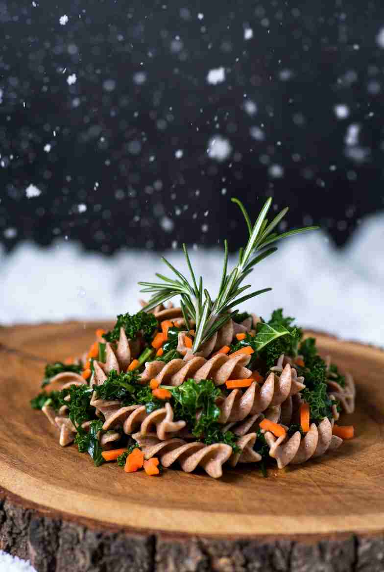 Winterse Volkoren Pasta met Boerenkool en Wortel